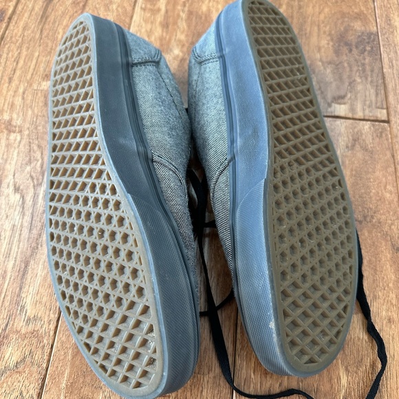Like new young men Vans sneakers size 9.5 - Picture 4 of 4